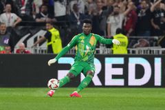 Η Μάντσεστερ Γιουνάιτεντ θέλει να αντικαταστήσει τον Ονανά με πρώην τερματοφύλακα της Άρσεναλ