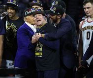 Ο αντιπρόεδρος των Νάγκετς ζήτησε συγγνώμη από τον Μαλόουν για την απόλυσή του: «Δεν το άξιζε, συγγνώμη...» (vid)