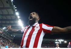 Ο Ροντινέι προανήγγειλε την άφιξη της νέας παρτίδα της επετειακής φανέλας του Ολυμπιακού! (vid)