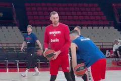 Tα πειράγματα Μιλουτίνοφ και Παπανικολάου στην προπόνηση πριν την Αρμάνι - Το βίντεο του Sportal