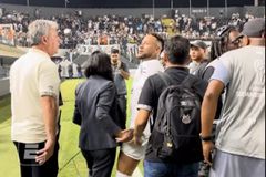 Ένταση με Νεϊμάρ: Λεκτική επίθεση σε οπαδό μετά την ισοπαλία της Σάντος