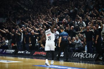 Μπέβερλι: «Με αυτούς τους φιλάθλους πρέπει να τα δώσεις όλα!»