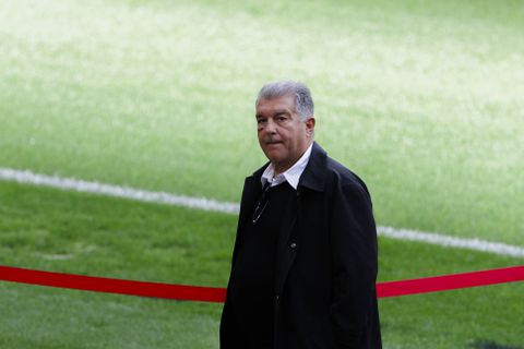 Έντονες διαμαρτυρίες Λαπόρτα για τη διαιτησία: «Ντροπή, θα κάνουμε νέα καταγγελία στην UEFA»