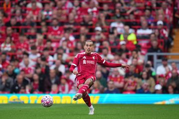 «Επιστρέφει και μένει στη Λίβερπουλ τη νέα σεζόν ο Τσιμίκας»