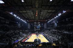 Φοβερή ατμόσφαιρα στο «Παλατάκι» για το ΠΑΟΚ - Άρης και παντού σημαίες με το επετειακό σήμα (vid)