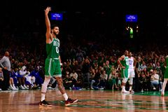 Η αδιάνόητη εμφάνιση του Τέιτουμ που έκανε τον πλανήτη να «υποκλιθεί» (vid)