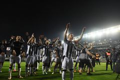 Έξαλλοι πανηγυρισμοί από τους παίκτες του ΠΑΟΚ μετά τη μεγάλη νίκη που τους έφερε στην κορυφή (gallery)