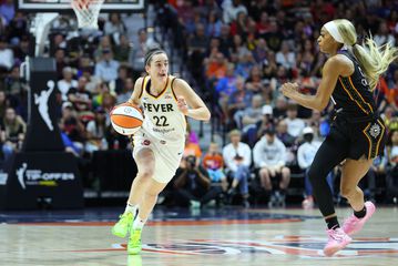 Η Κέιτλιν Κλαρκ «συστήθηκε» στο WNBA με... double double που δεν φανταζόταν