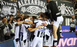 Τι είσαι για μένα, κανείς δεν ξέρει!