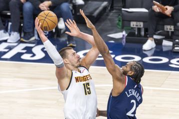 Ο Γιόκιτς «σάρωσε» τον Γκίλτζιους-Αλεξάντερ στα playoffs: Τα εντυπωσιακά στατιστικά του Σέρβου σέντερ