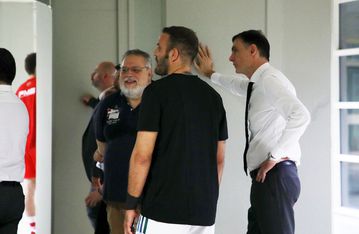 Ο Παππάς ενημέρωσε Σλούκα και Βεζένκοφ πως σταματάει το μπάσκετ - Τι του είπε ο Μπαρτζώκας