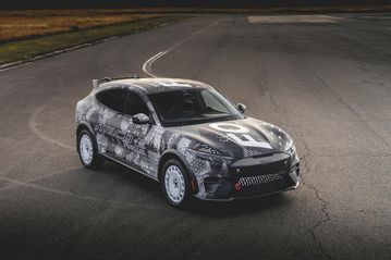Η ηλεκτρική Ford Mustang Mach-E Rally πηγαίνει στο χώμα