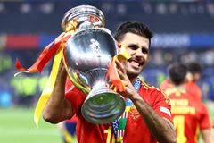 Ντε λα Φουέντε: «Δώστε τη Χρυσή Μπάλα στον Ρόδρι, είναι ο καλύτερος παίκτης στον κόσμο»