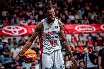 Tι ζητάει η Μπασκόνια για να αποδεσμεύσει τον Ντόντα Χολ