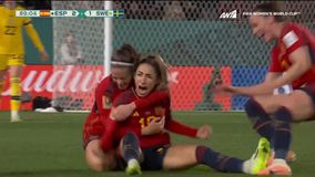 ΑΠΙΣΤΕΥΤΑ ΠΡΑΓΜΑΤΑ μέσα σε 94'' | Γκολ-αριστούργημα της Καρμόνα που ντύθηκε "Ρομπέρτο Κάρλος" για το 2-1 της Ισπανίας