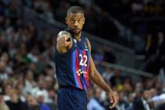 Ο Χίγκινς ελπίζει ο Μάικ Τζέιμς να φύγει από τη Μονακό για να τον αντικαταστήσει και να συναντήσει ξανά τον Κέμπα Ουόκερ (vids)