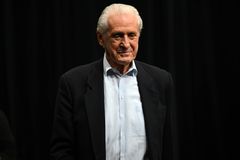 Οι Λέικερς τιμούν με άγαλμα τον Πατ Ράιλι - Πότε γίνονται τα αποκαλυπτήρια