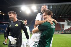 Ο... μπροστάρης Σιώπης και το «πράσινο» πάρτι μετά τη μεγάλη πρόκριση του Παναθηναϊκού (vid)