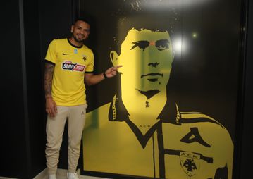 Ο Κάλενς μπήκε στην Opap Arena, επέλεξε αριθμό φανέλας και «γνώρισε» τον Μανωλά