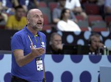 Σκληρά λόγια από τον Μπετσίραγκιτς: «Αλήτες, ανόητοι, άθλιοι - Όταν θάβεις τη μητέρα σου, και μετά βγαίνεις στο γήπεδο...»