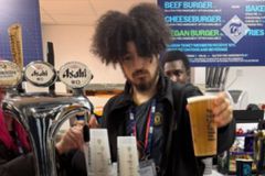 Υπάλληλος της Σίτι φόρεσε μπλούζα της Γιουνάιτεντ κι απολύθηκε