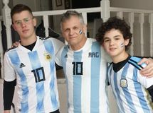 Ισραηλινοαργεντινός κάνει έκκληση στον Μέσι να βοηθήσει για να αφήσει η Χαμάς τον όμηρο γιο του