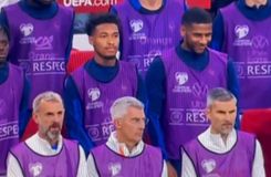 Ο Τοντιμπό γέλαγε κατά τη διάρκεια του ενός λεπτού σιγής και στη Γαλλία είναι έξαλλοι (vid)