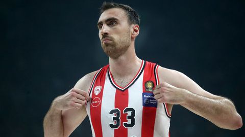 Μονακό: Θέλει Μιλουτίνοφ και περιμένει στη... γωνία