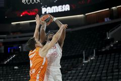 Σπουδαίο «διπλό» της Χάποελ στην Ισπανία με ηγέτη τον Μίτσιτς