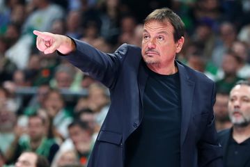 Ικανοποίηση για Χολμς - Προβληματισμός για την άμυνα από τον Αταμάν