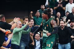 Ο Χολμς ντύθηκε Σέρλοκ, ο Ναν... Δρ. Γουότσον και το μυστήριο λύθηκε!