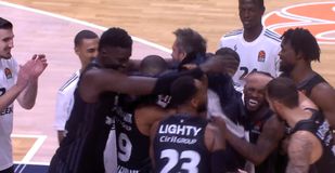 Ο επικός πανηγυρισμός του Ποτζέκο με τους παίκτες του μετά το «διπλό» της Βιλερμπάν (vid)