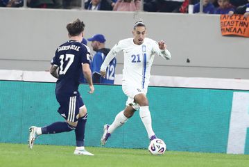 Στο γήπεδο για το Ελλάδα-Σκωτία ο Μανωλάς, χαιρέτησε τους διεθνείς μας (pic)