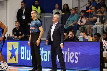 Χωρίς δηλώσεις αποχώρησε ο Ζούρος μετά τη νέα ήττα του Πανιωνίου