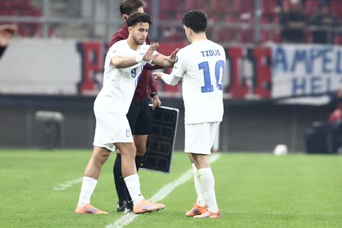 Ντεμπούτο Κωστούλα στο Ελλάδα-Σκωτία (pic)