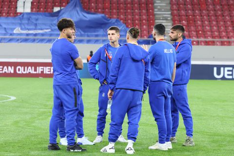 Μουζακίτης: «Μου είχε λείψε ο Κωστούλας, εύχομαι να είναι καλά ο Παυλίδης»