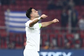 «Ελάτε εδώ, ελάτε εδώ»: Ο ξεχωριστός πανηγυρισμός του Μπακασέτα στο γκολ της Ελλάδας