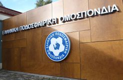 ΕΠΟ: «Έχουμε πλήρη εμπιστοσύνη στον Πογέτ, εκτός πραγματικότητας τα σενάρια για Σάντος»