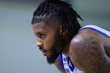 Απτόητος ο Νέιτ Ουότσον: Δεν κατέληξε στον Ολυμπιακό, αλλά τρελαίνει κόσμο με την Καρδίτσα (vids)