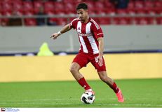 Το «wonderkid» του Ολυμπιακού, Μπάμπης Κωστούλας, στο στόχαστρο της Μάντσεστερ Γιουνάιτεντ