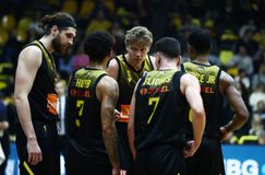 Προπονήσεις με πόνο, κουβέντα με τους συμπαίκτες του: Ο Μιντάουγκας Κουζμίνσκας έδειξε τι θα πει να είσαι ηγέτης