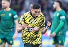 «Ρίχνει σφαίρες ο Πινέδα και λάμπει»