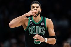 Οι Σέλτικς με τον Τέιτουμ να κάνει πάταγο νίκησαν τους Νικς - Ο Σιάκαμ διέλυσε τους Ουίζαρντς στο Τορόντο (vids)