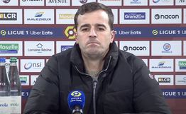 Ο προπονητής της Τουλούζ δεν πήγε στη γέννηση του γιου του για να είναι στο πλευρό της ομάδας του (vid)