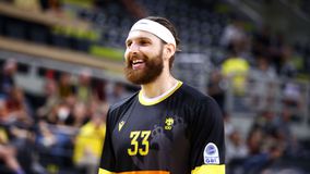 Στη Σαλόν ο Γκραντ Γκόλντεν