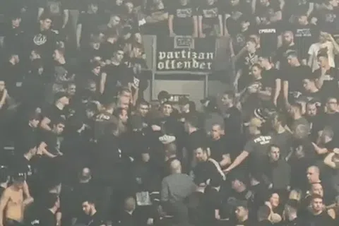 Συμπλοκή στις κερκίδες και βαριά ατμόσφαιρα στο Παρτιζάν - Ολυμπιακός