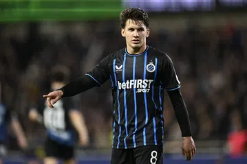 Έξυπνη εκτέλεση κόρνερ και ασίστ από τον Τζόλη στο γκολ της Κλαμπ Μπριζ