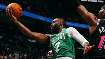 Εντυπωσιακή ανατροπή και νίκη για τους Σέλτικς