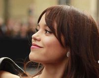 Η Wednesday του Netflix πήγε να δει Παρί - Μπάγερν