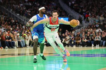 Οι Μπακς... έκλεψαν από τους Σανς τον Ντανίλο Γκαλινάρι (vid)